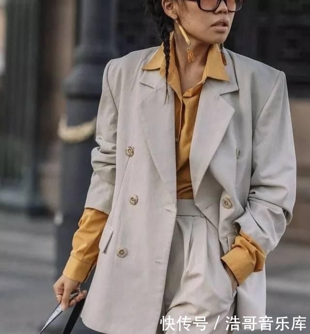  用来搭配西装■西装+衬衫，好帅
