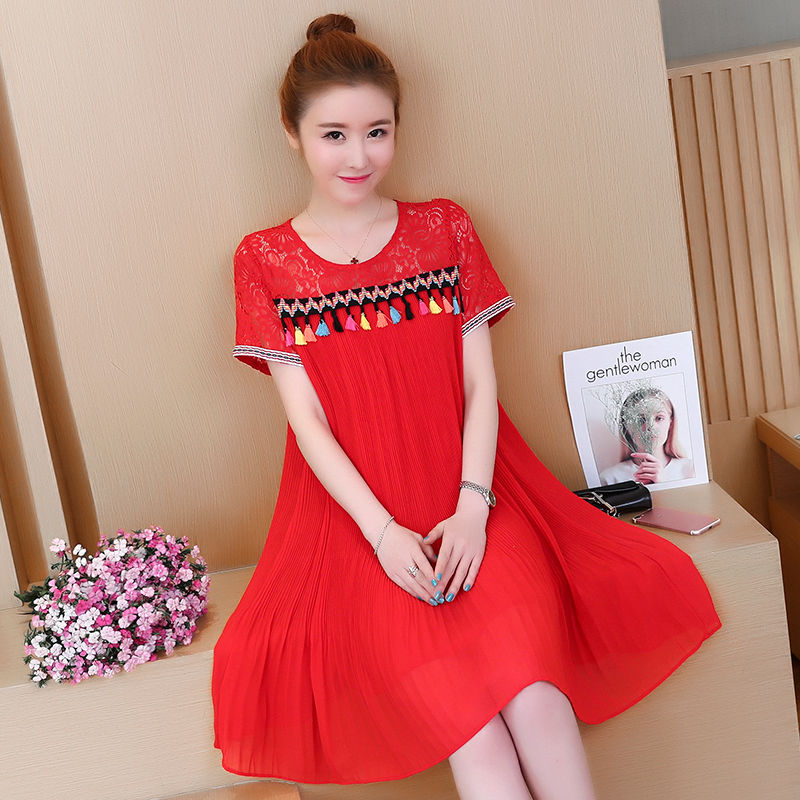 出街就是要穿得漂亮，新上的“秋裙”竟如此时尚，显白又优雅