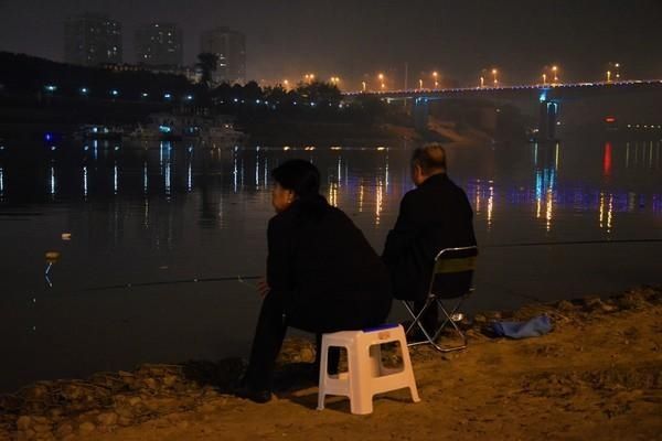  「菠萝蜜」南宁：请打量这夜色