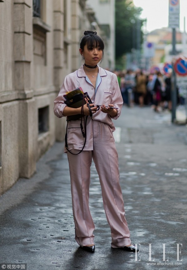 为什么我穿是睡衣 她穿是睡衣风？