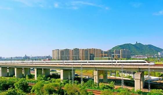 江苏在建一条新高铁，力争2020年竣工，沿线将会实现快速发展