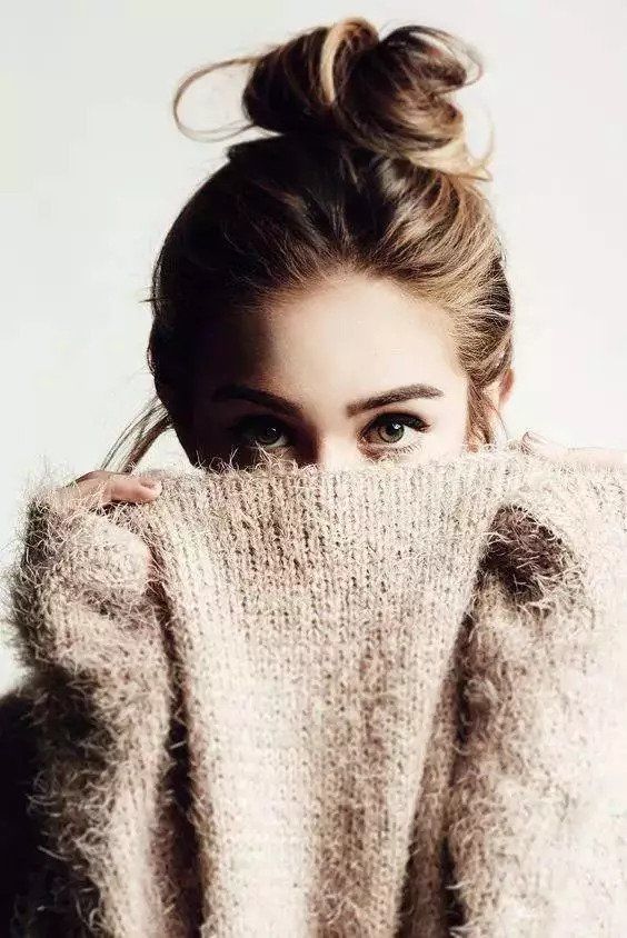 好看的发型梳起来，就是这两种，适合任何脸型!