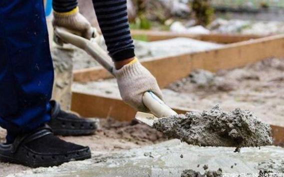 中国沙漠有这么多沙子，为什么没人拿来盖房，看完你就知道了！