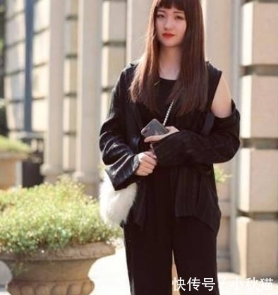 『美女』街拍美女:孤独的感觉之所以如此之重,只是因为想得太深!