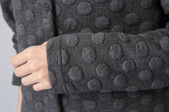 羽绒服要哭了，如今流行穿“夹棉”装，保暖又不笨重，女人味又足