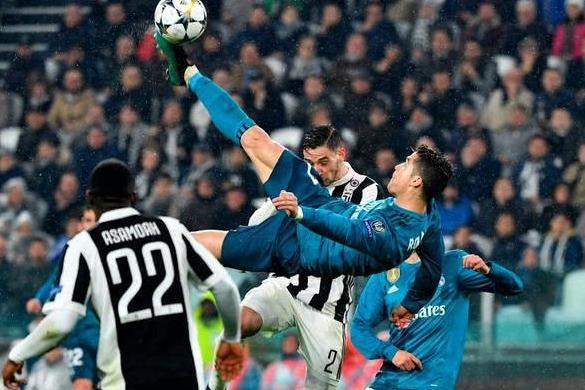 国际足联大奖闹超级笑话!强行让C罗个人奖项“颗粒无收”