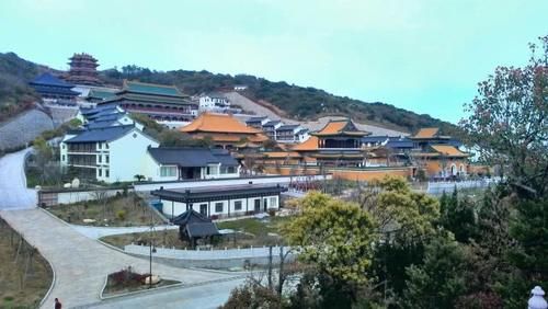 中国佛教四大名山，闻名中外的宗教旅游胜地，你觉得哪个最灵验？