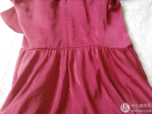 盛夏红裙正当时--ONLY挂脖连衣裙开箱