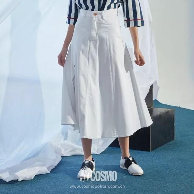 时髦办｜两个月不见的刘亦菲穿上牛仔裙更美了