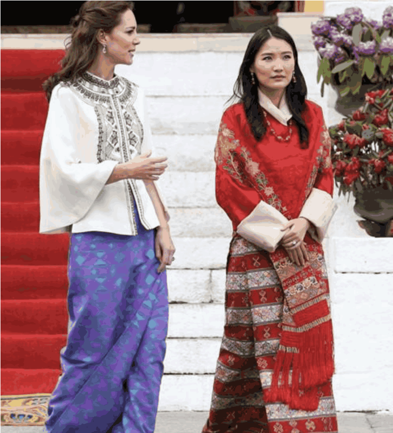 90后不丹王后, 穿传统服饰超迷人, 穿上“洋装”却暴露了这一缺点