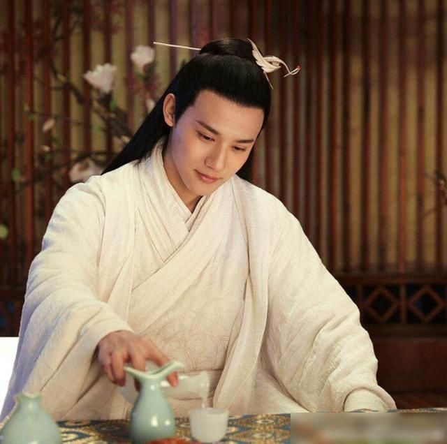 郑业成@三千鸦杀花絮:赵露思体重见涨开玩笑,郑业成横抱不成,反被恐吓