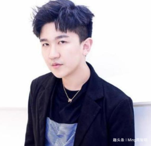 2020央视春晚主持人谢娜