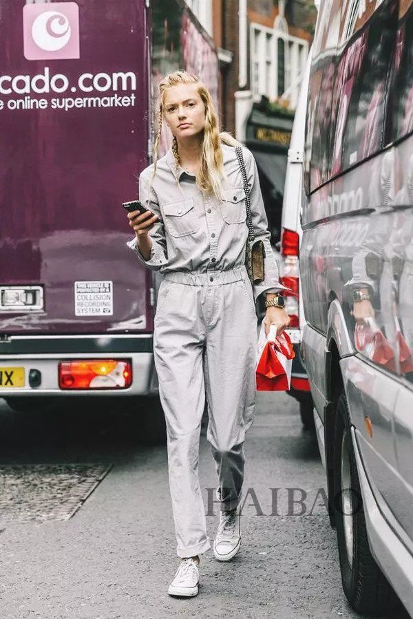 种草| 王菲又把工装连体裤穿火了，早秋抢占C位就靠它啦!