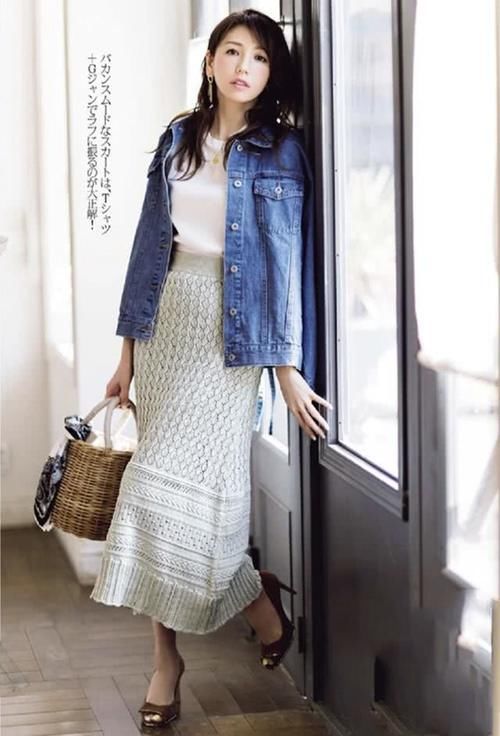  『气质』要选一件减龄时髦的单品，非牛仔莫属，还能穿出满满高级气质