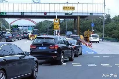  【普及】ETC疯狂普及后变拥堵，收费站：请走人工通道