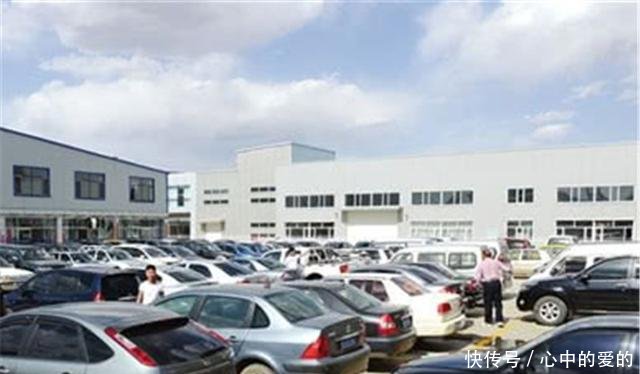 北京二手车堆积如山，这么便宜为何没人买网友这真是可惜了！