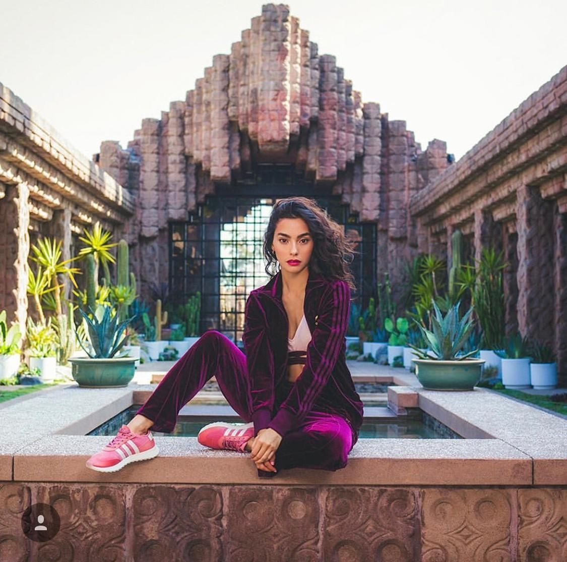 不爱穿Bra和裤子的潮流女神，让人看了就血脉喷张!