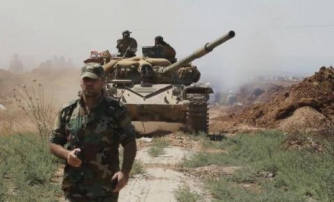 俄罗斯出手，叙利亚政府军连战连捷，恐怖分子纷纷逃亡土耳其