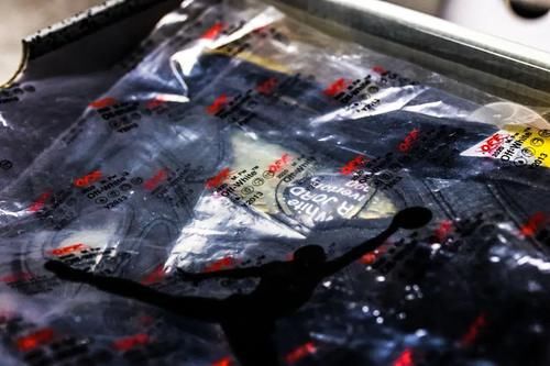  【联名】近期最火两双新鞋！一双暴跌千元，一双价格坚挺！不买也得看看！