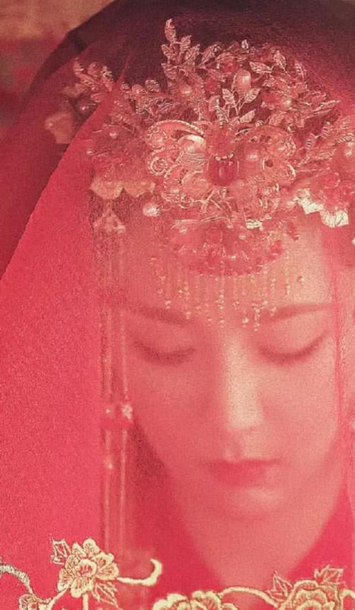 《香蜜沉沉烬如霜》杨紫十六套衣服，第九套最美，最后一套最朴素