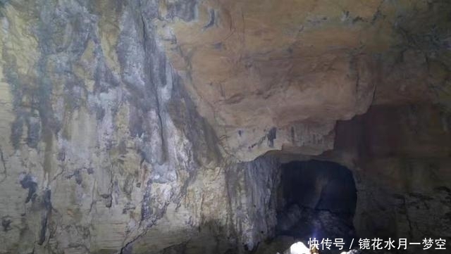 昨天，利川发现一个超级大溶洞，洞中有山、有河……
