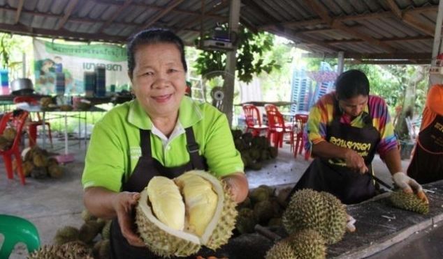 在泰国旅游时,为什么不能接白手套,看完这几点你就知道原因