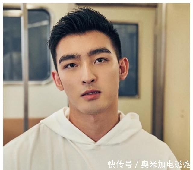 『头发剪短』男生别嫌弃“两边铲光”发型,2020年头发这样剪,干净时尚又帅气