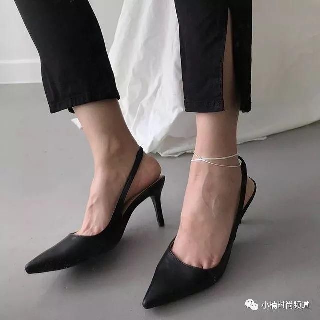 低跟也能小露性感!精选5款潮人最爱的鞋款，夏日搭配精选公开