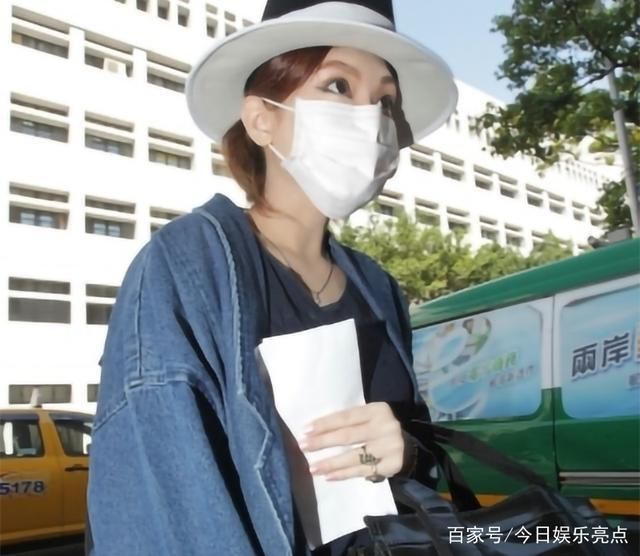 微博网红因卖假包被判3年半，又曝光连亲弟弟也骗，她出面澄清！