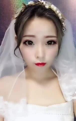 新娘坚持要自己化妆，画完如整容，网友：炸翻天的化妆术！