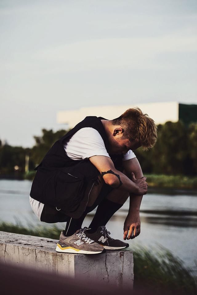 用料做工一流！这双潮流老炮们都爱的新经典鞋款，上脚超多惊喜！