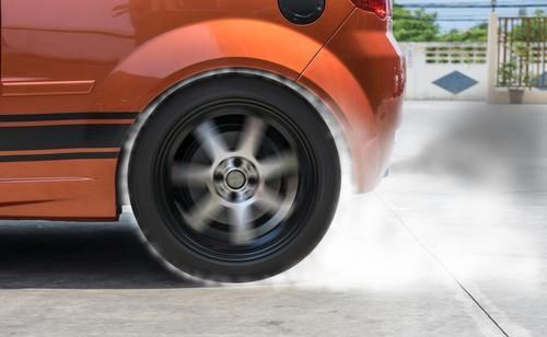  『工作原理』因为差速器的存在，你的后驱车可能很难飘移