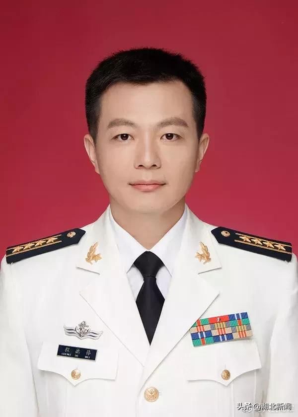 海军新闻发言人，刚亮相就火了！湖北仙桃人