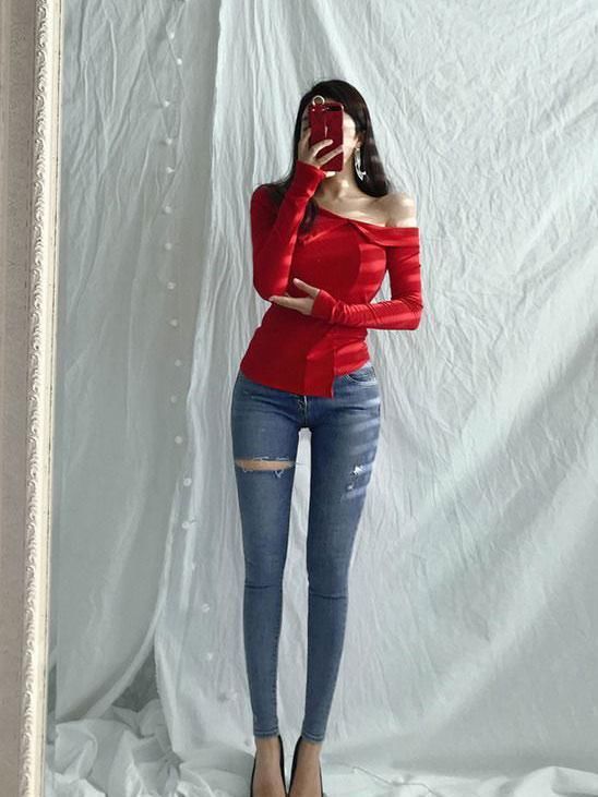 紧身裤上身落落大方，更加完美，彰显女人年轻魅力