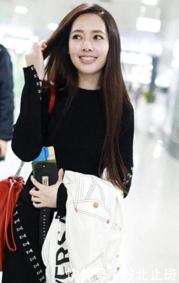 #直发#郭碧婷针织长裙配黑直发,身材迷人真有料,颜值在线女神范十足