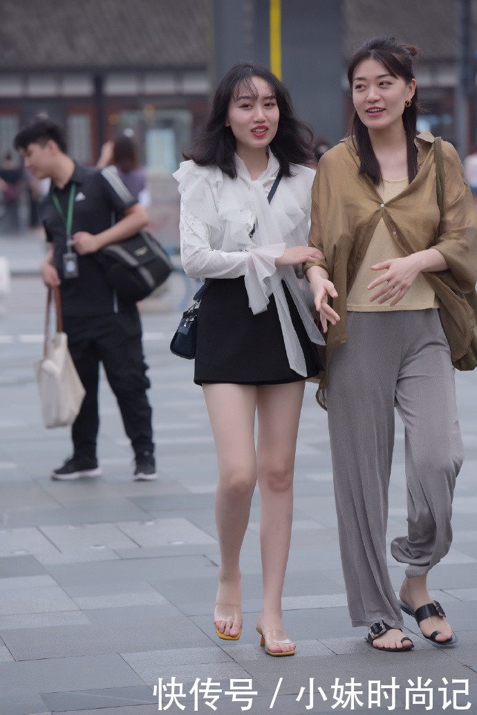  「时尚女生们」街拍：相约时尚精致的穿搭, 让时光记录你的美