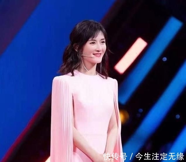  【谢娜】谢娜虽然一直徘徊在争议的边沿，但却活出了真实的自信、美好精致
