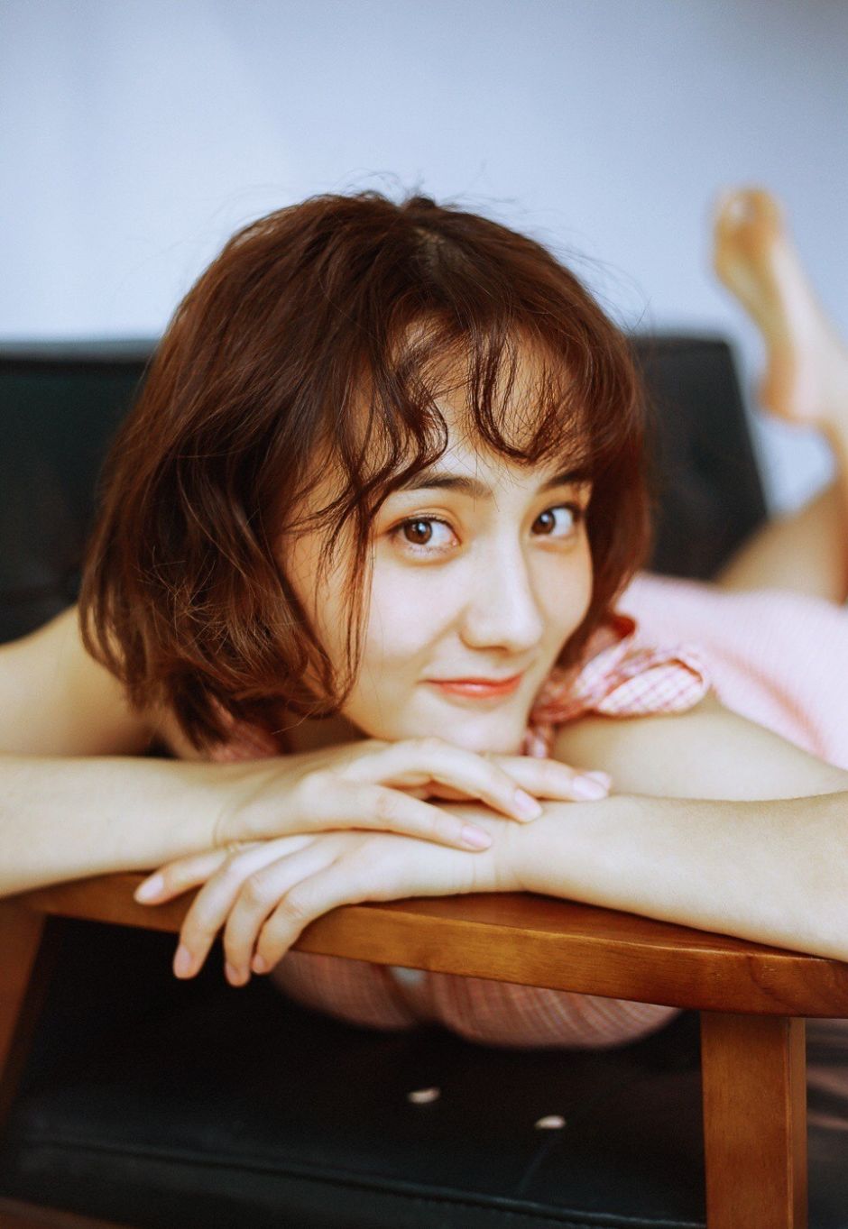 运动服美女校花乌黑长发白净面孔清新气质写真图片