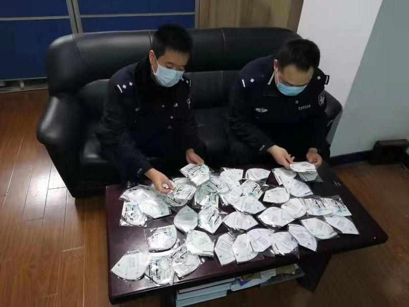  厂家@网销假口罩每天涨价遭质疑，竟答这是厂家着急赶制？