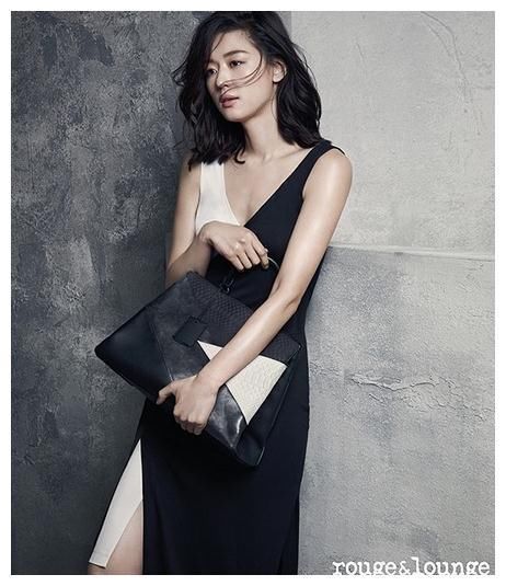 星光灯下:全智贤的露背装凹凸妩媚超迷人，图5让人无限幻想