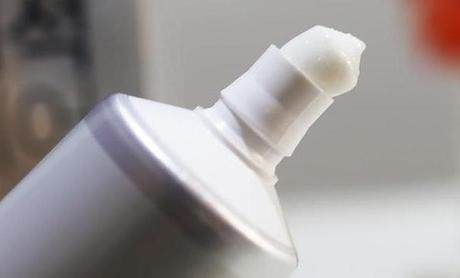 香蕉捣碎,加它抹脸,七天皮肤白如面粉,斑点一扫而空