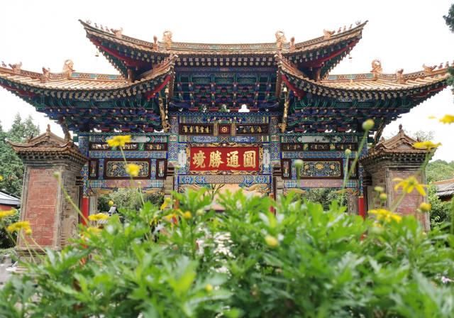 中国极罕见的倒坡寺：门票仅6元，还送一包香和2根红蜡烛