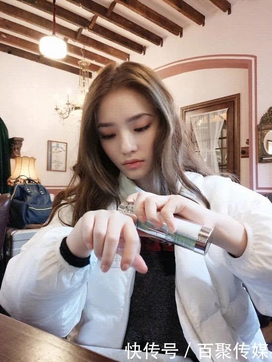 林允微博实名吐槽网红产品“真难用”，网友：终于有个敢说实话