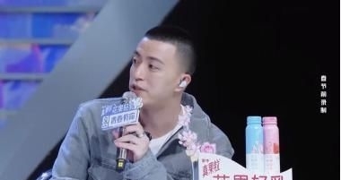 「蓬松」什么样蓬松的头发是Jony-J事业上的滑铁卢,让他只想当做是一场梦