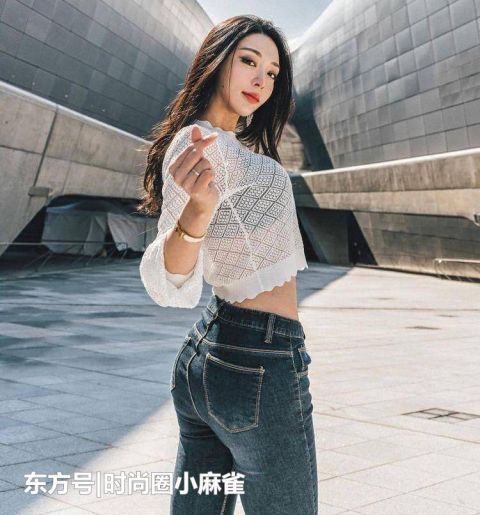 身打底裤|街拍:风韵时尚的小姐姐,穿搭打底裤,秀出时尚魅力!