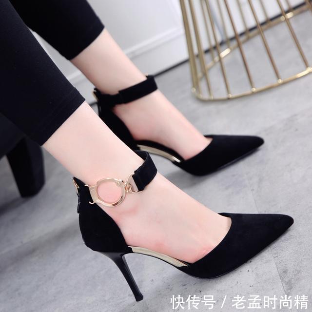 【气质】女人的性感与魅惑离不开一双尖头高跟鞋,让你轻松穿出笔直大长腿!