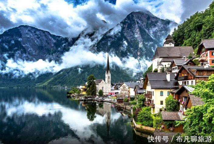 这个酒店既没有屋顶，而且墙壁还只有半面，但游客们却非常喜爱！