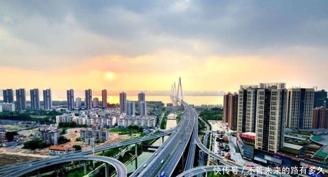  #第一个#中国第一个直辖市，被誉为“东方芝加哥”，如今发展却