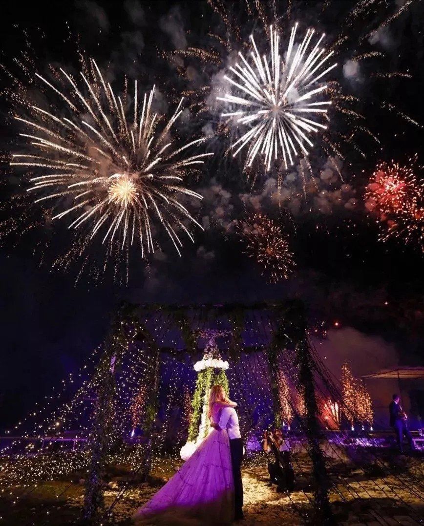 满足了少女们对婚礼的所有幻想，这场世纪婚礼到底有多梦幻?