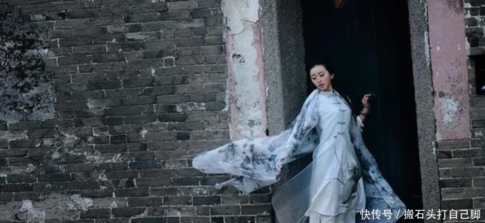 「内心」内心强大的4个星座女,爱而不得,也绝不做备胎